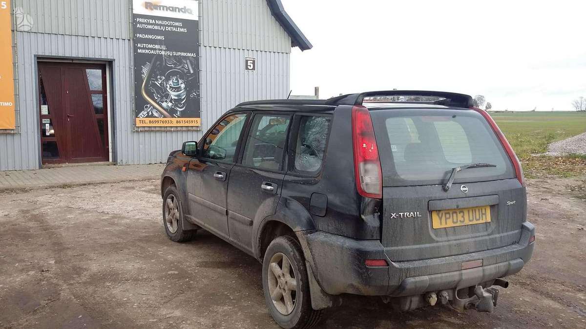 Nissan X-Trail dalimis. Anglas dalimis