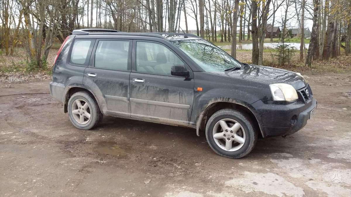 Nissan X-Trail dalimis. Anglas dalimis