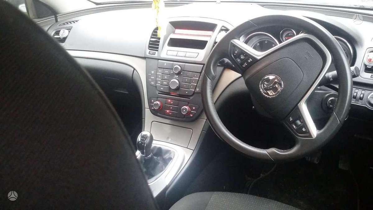 Opel Insignia по частям. Anglas dalimis