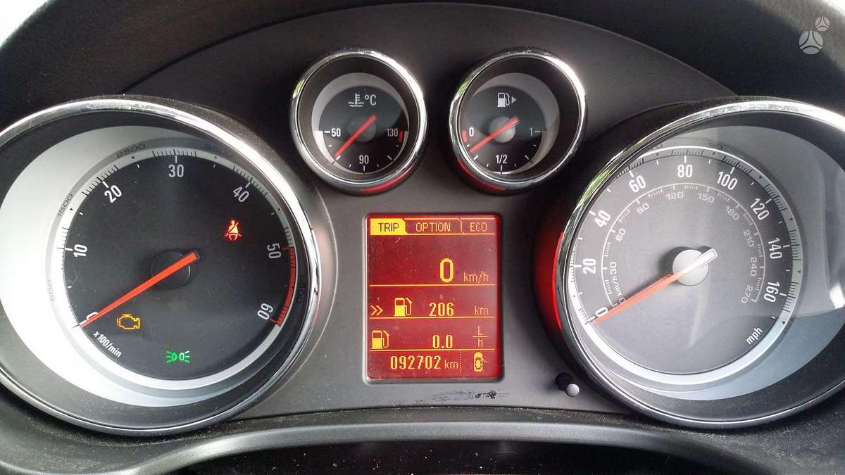 Opel Insignia dalimis. Anglas dalimis