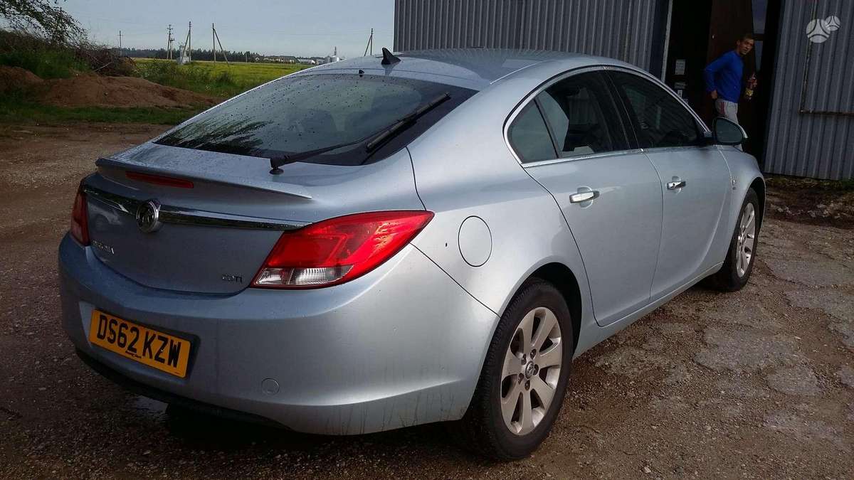 Opel Insignia dalimis. Anglas dalimis