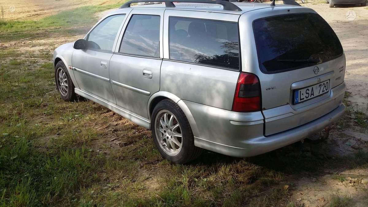 Opel Vectra dalimis
