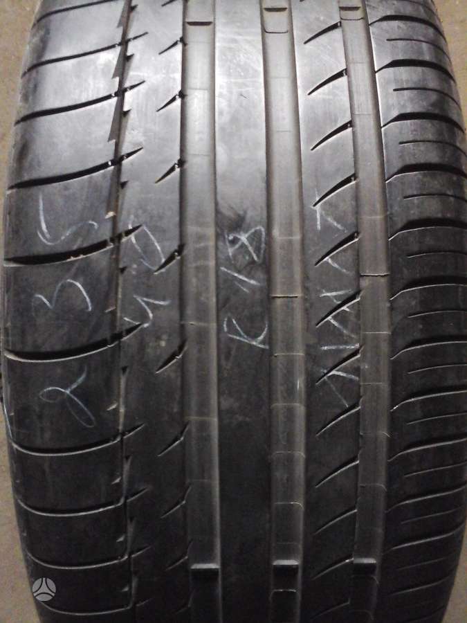 Continental, vasaras 235/40 R18