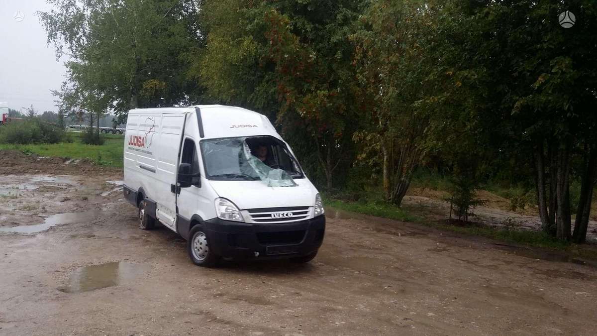 Iveco 35s12v, грузовые микроавтобусы