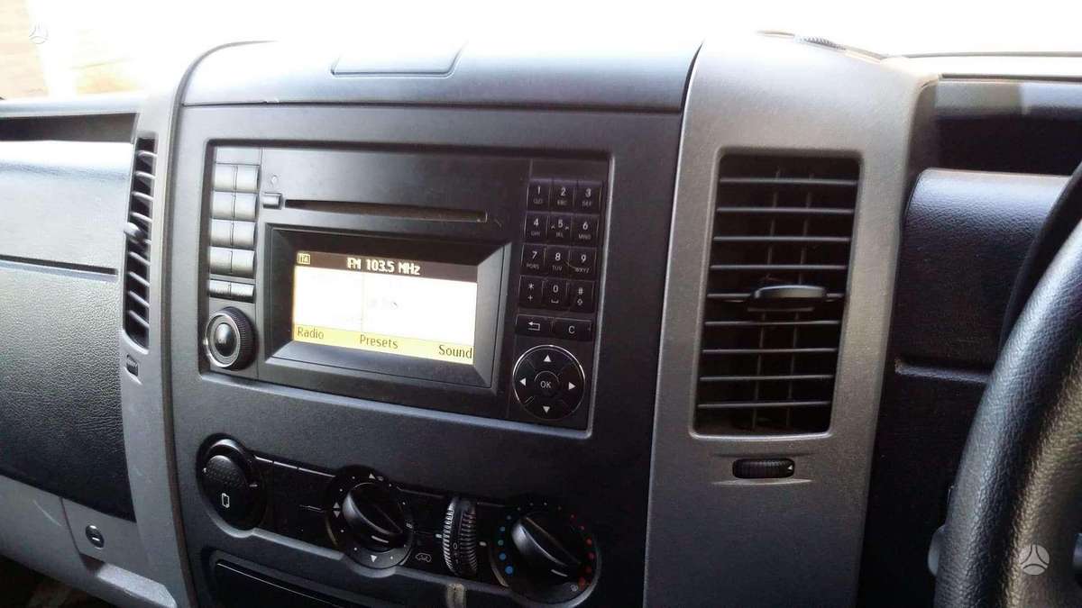 Mercedes-Benz SPRINTER, preču