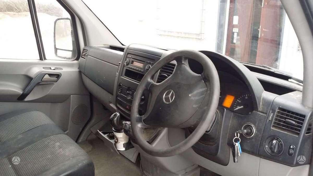 Mercedes-Benz SPRINTER, preču