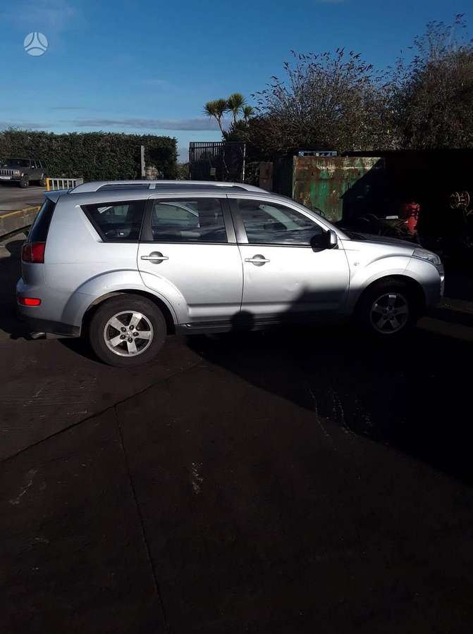 Mitsubishi Outlander по частям