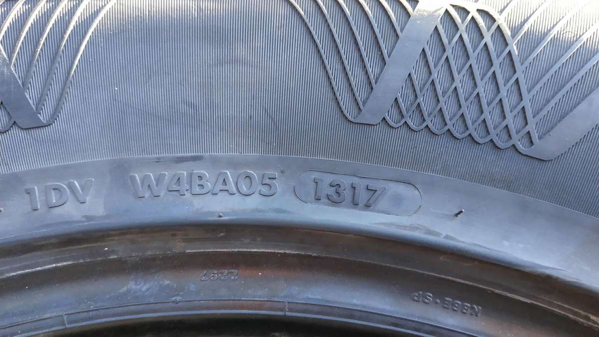 -Kita-, vasarinės 255/60 R18