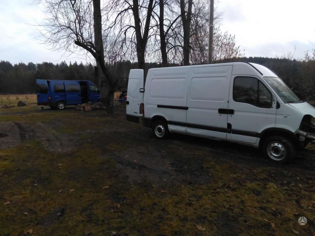 Renault Master, preču