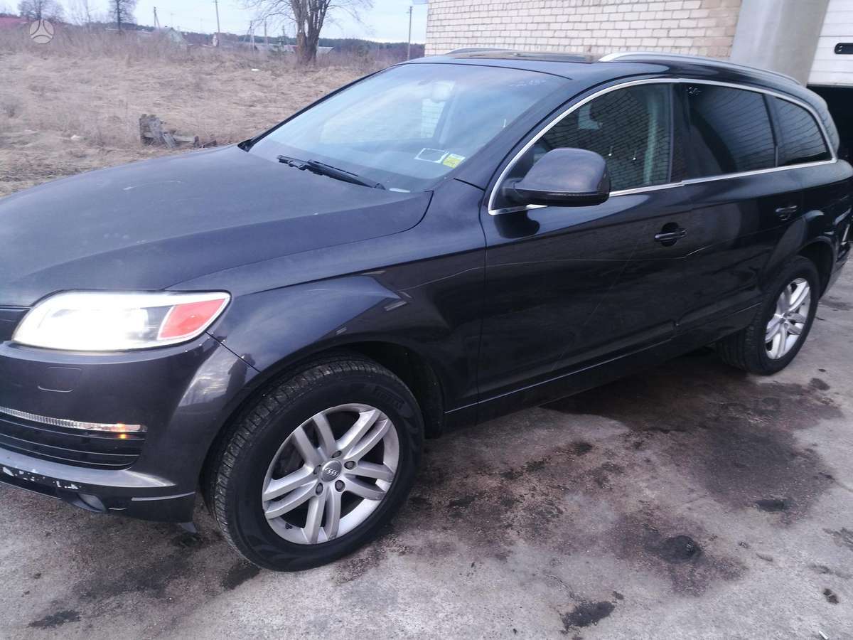 Audi Q7 dalimis