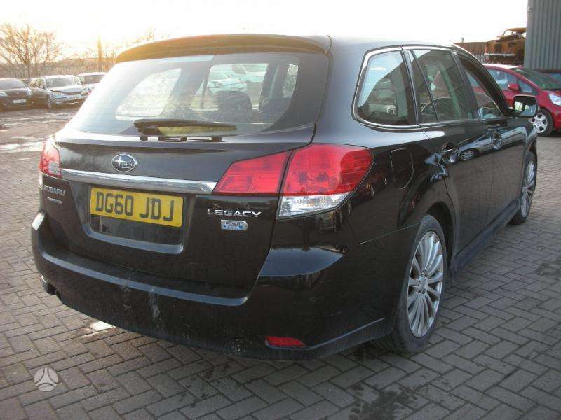 Subaru Legacy по частям. Variklis dirba tvarkingai
