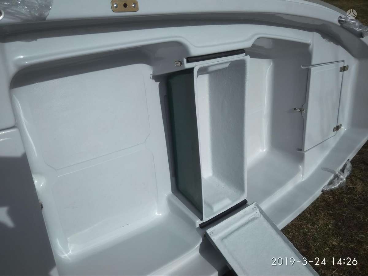 Autoplast Trimaranas, plastikinės valtys