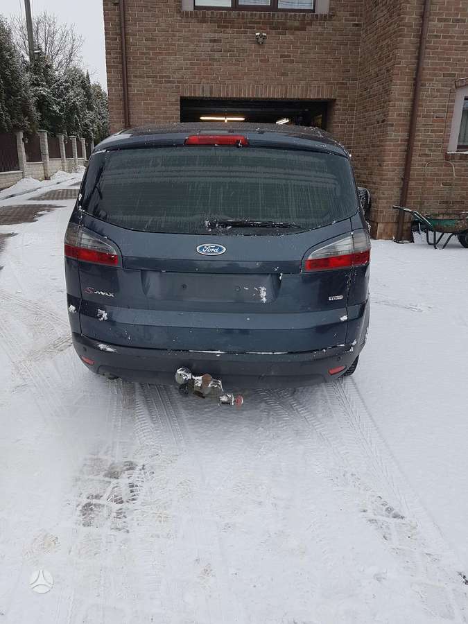 Ford S-MAX dalimis. Dalimis
