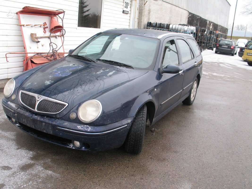 Lancia lybra 2000