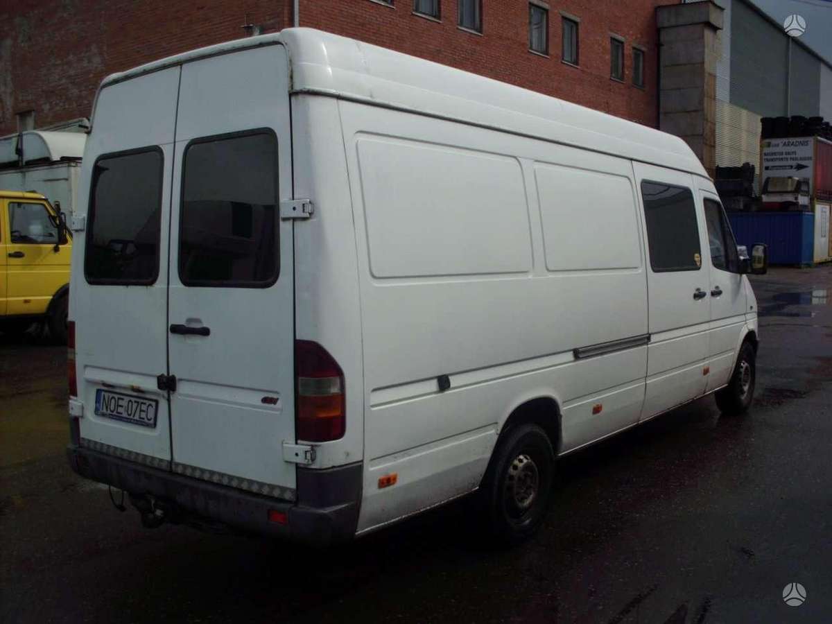 Mercedes-Benz Sprinter, cargo vans
