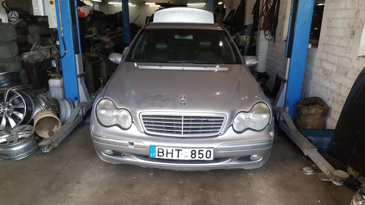 Mercedes-Benz C270