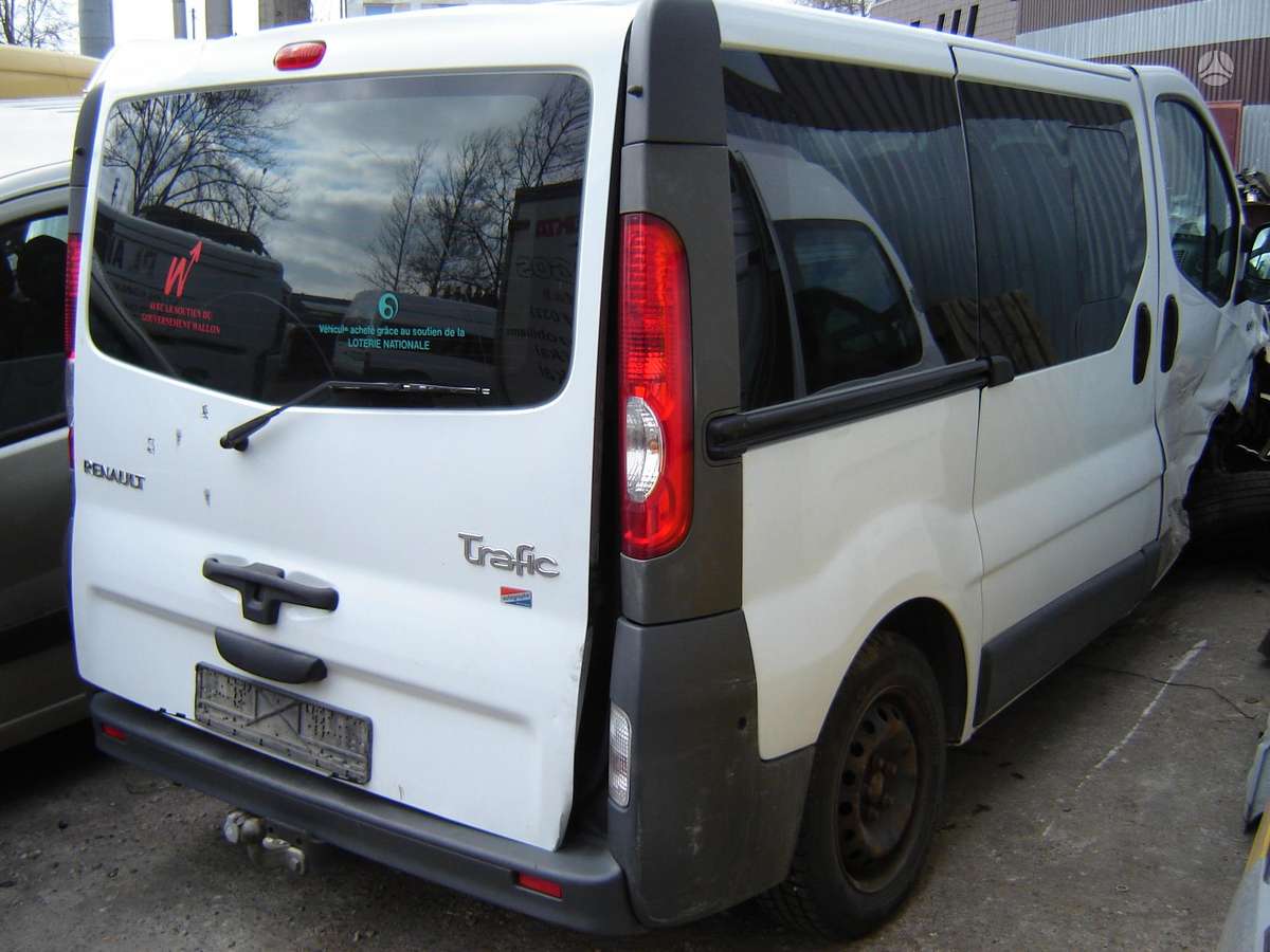 Renault Trafic, passenger vans