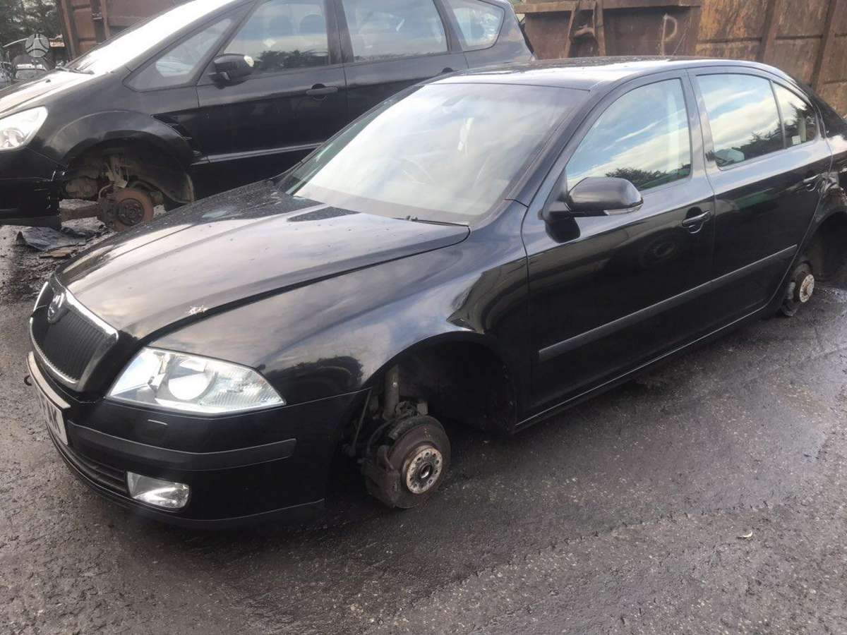 Skoda Octavia dalimis
