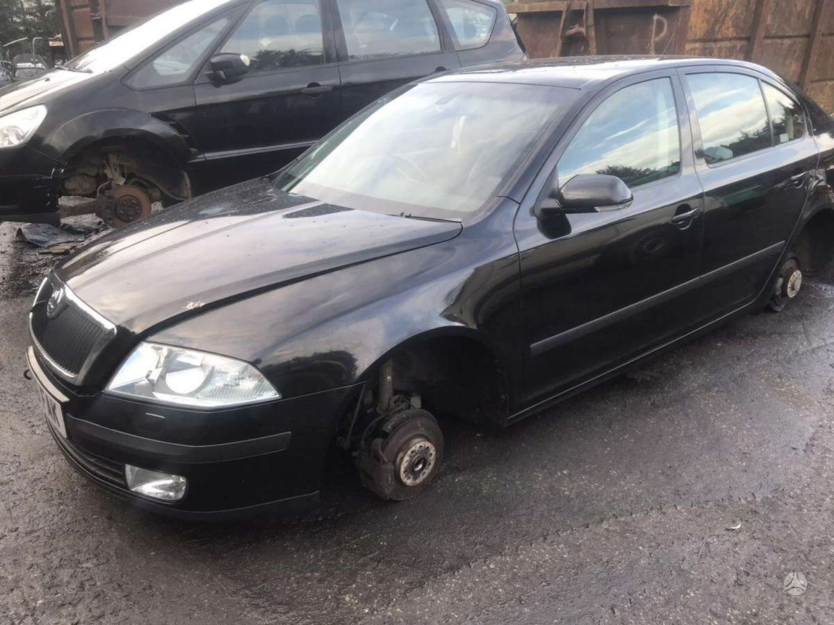 Skoda Octavia dalimis
