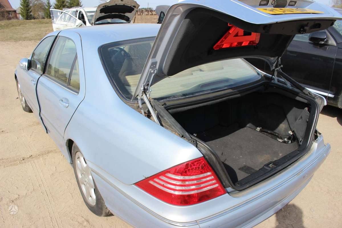 Mercedes-Benz S320 dalimis