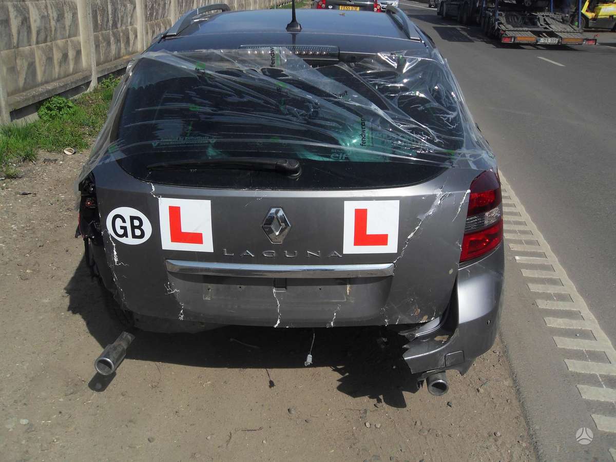 Renault Laguna dalimis