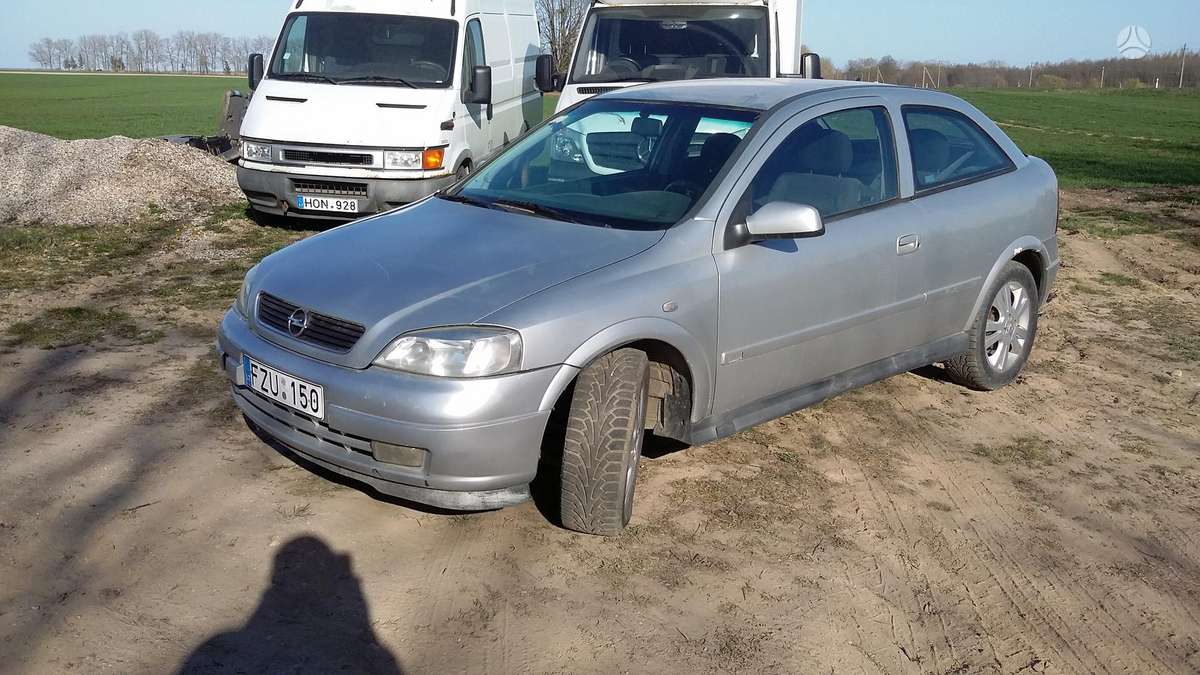 Opel Astra dalimis. Variklis dalimis