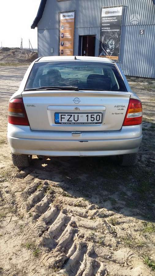 Opel Astra dalimis. Variklis dalimis