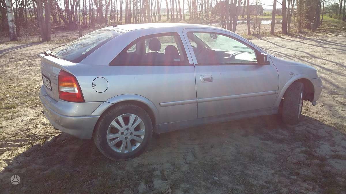 Opel Astra dalimis. Variklis dalimis