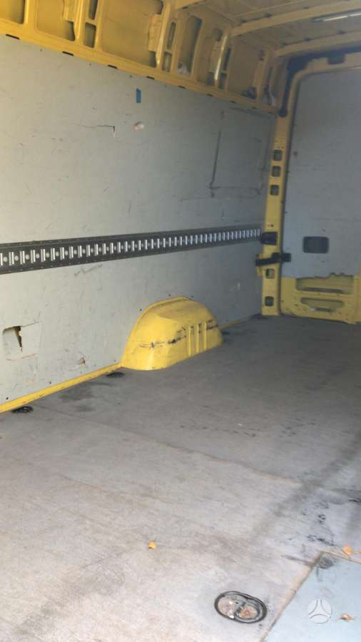 Volkswagen CRAFTER, preču
