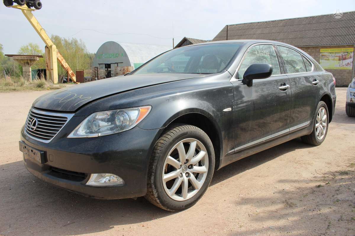 Lexus LS 460 for parts