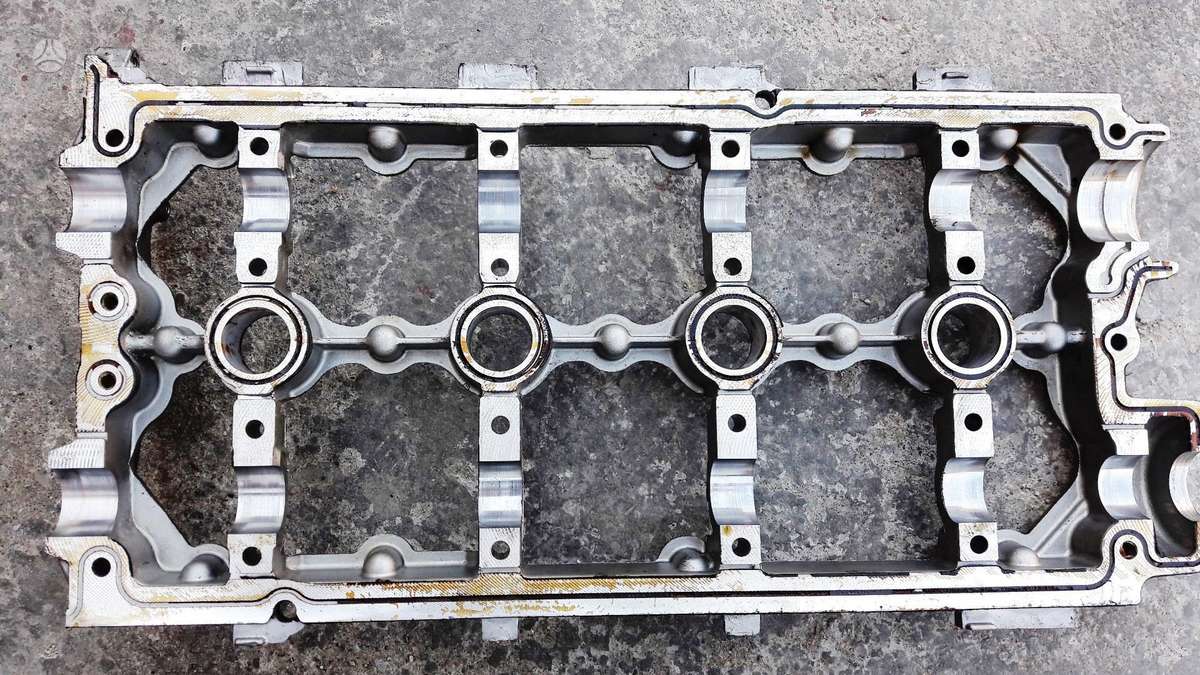 Audi A6, CDN 06F103373A, dzinēja detaļas