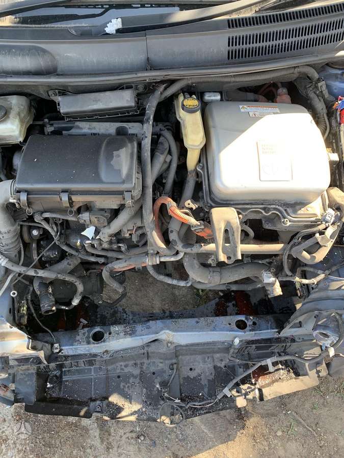 Toyota Prius по частям