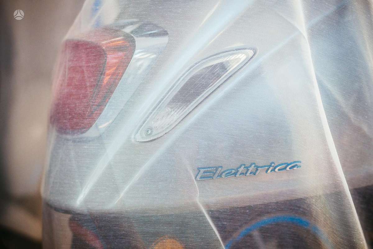 Piaggio Vespa, scooters / mopeds