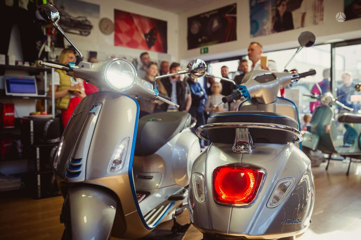 Piaggio Vespa, scooters / mopeds