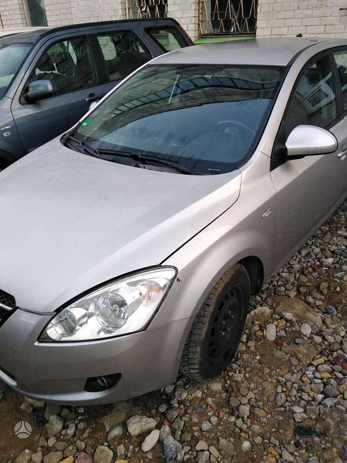 Kia Ceed dalimis