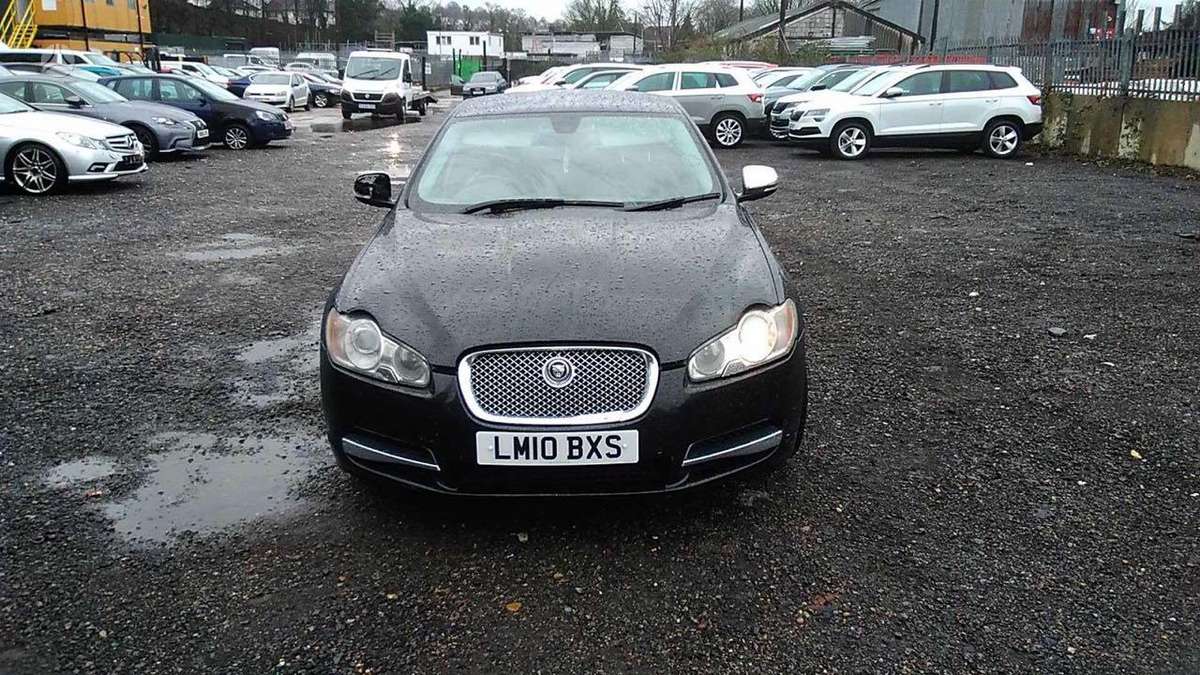 Jaguar XF Dalimis is anglijos