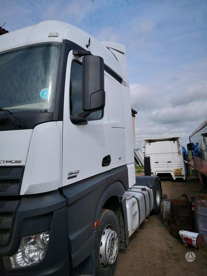 Mercedes-Benz Actros, vilkikai