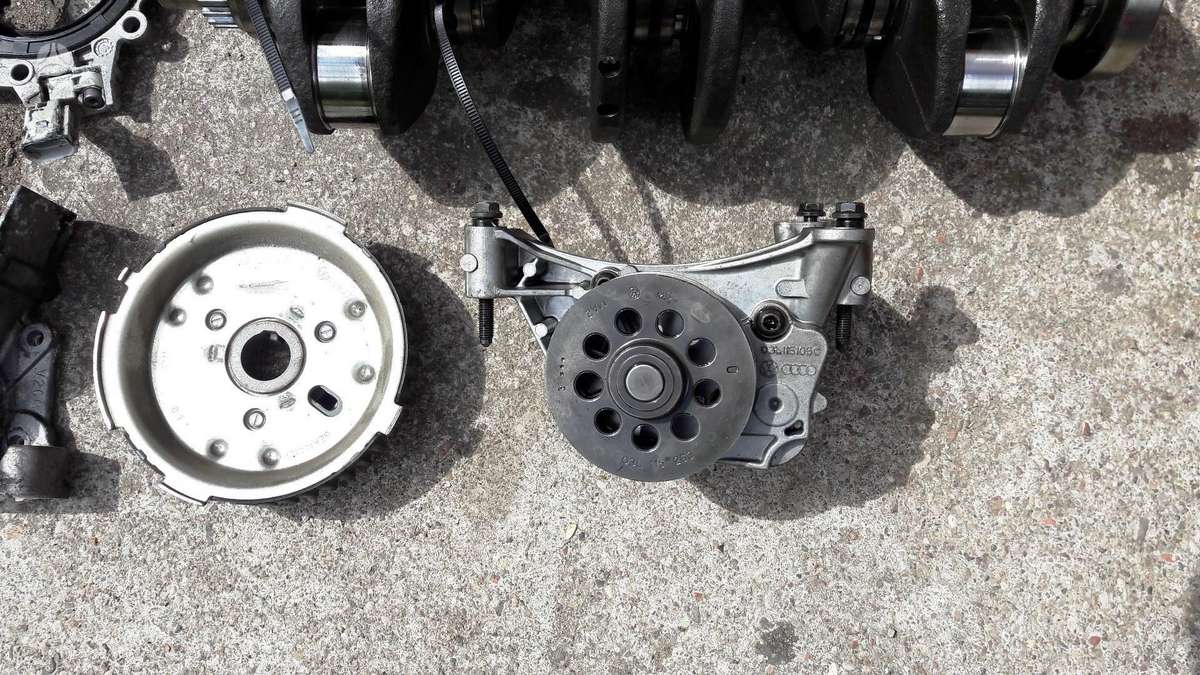 Volkswagen Golf, CFF, variklio detalės