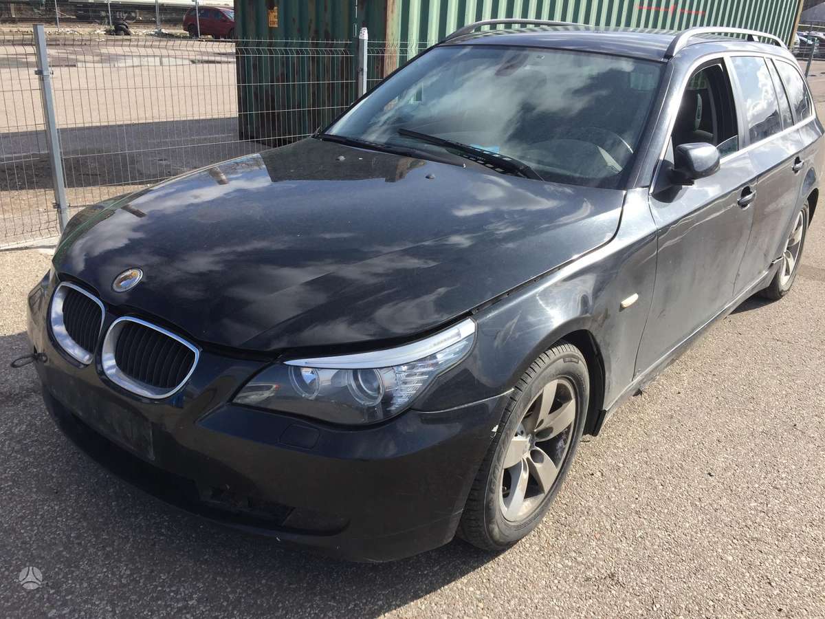 BMW 520 dalimis. Pilnas variklis n47d20a