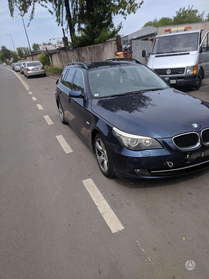 BMW 5 serija dalimis