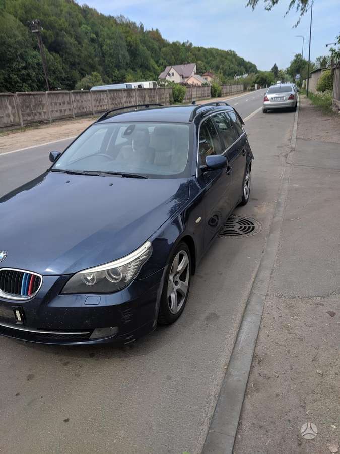 BMW 5 serija dalimis