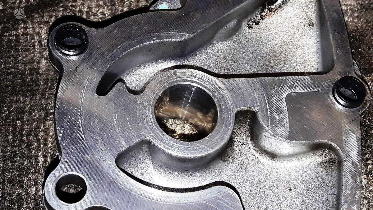Audi A8, 059115105, dzinēja detaļas