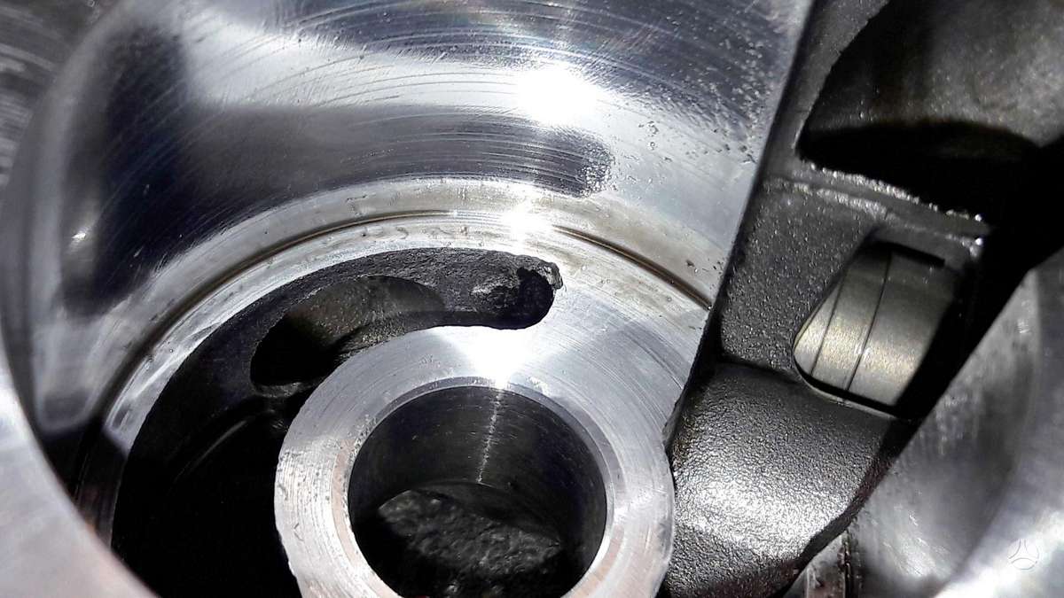 Audi A8, 059115105, dzinēja detaļas