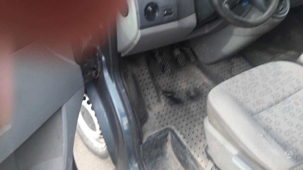 Volkswagen Transporter T5, passenger vans