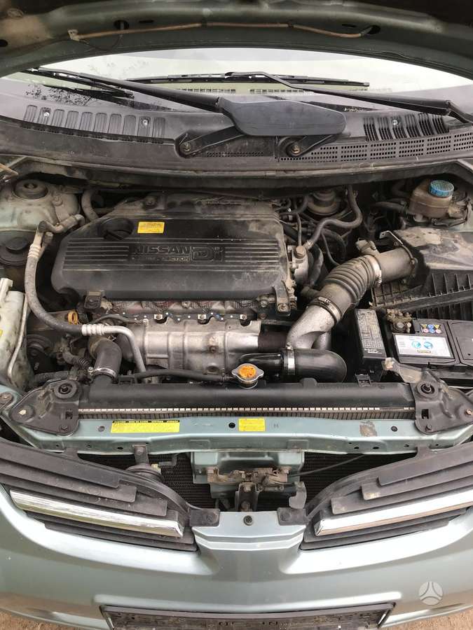 Nissan Almera Tino