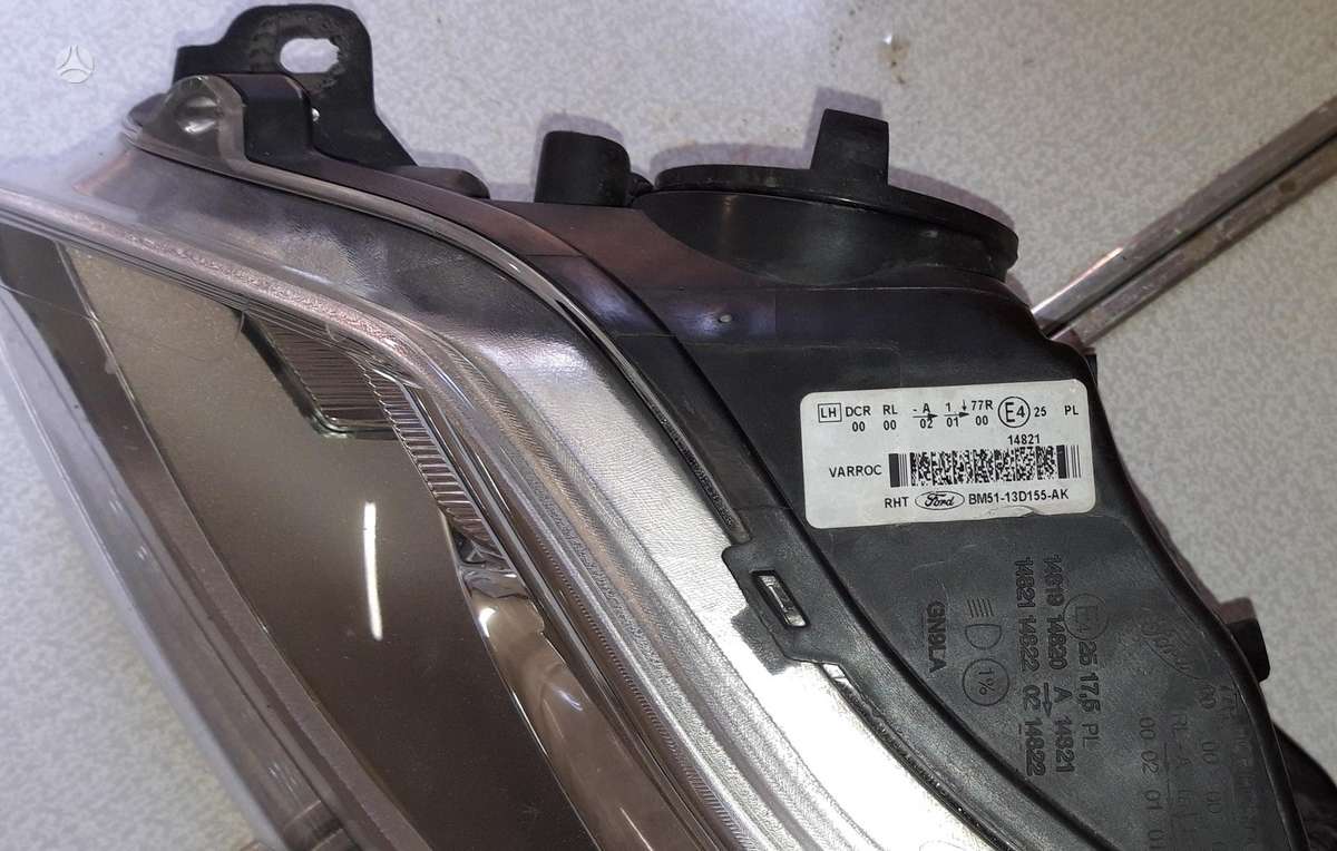 Ford C-MAX žibintai