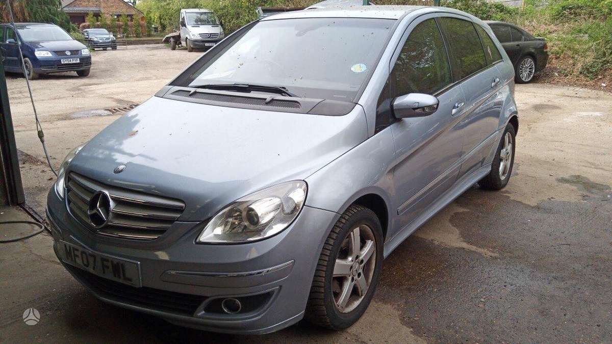 Mercedes-Benz B170