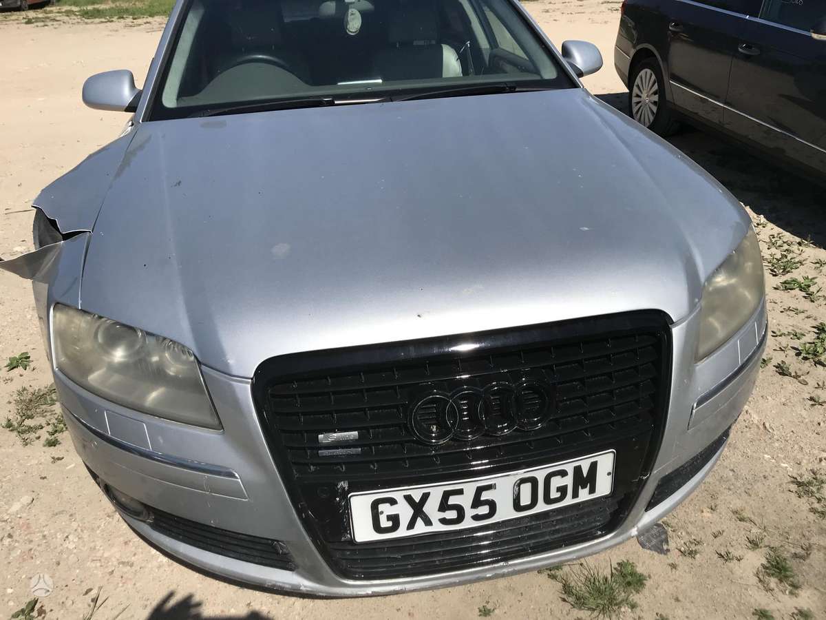 Audi A8 dalimis