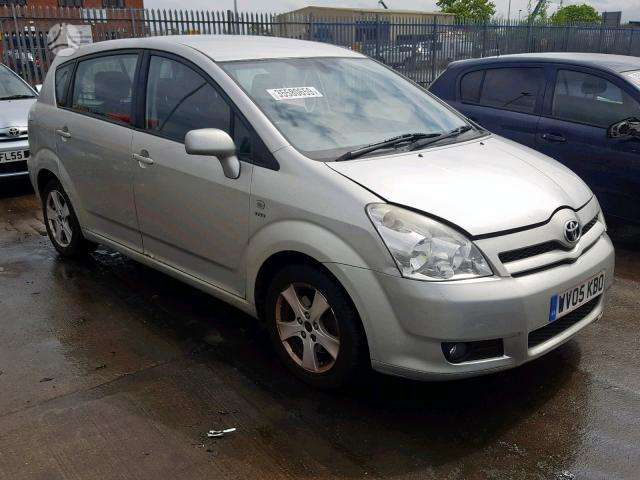 Toyota Corolla Verso dalimis