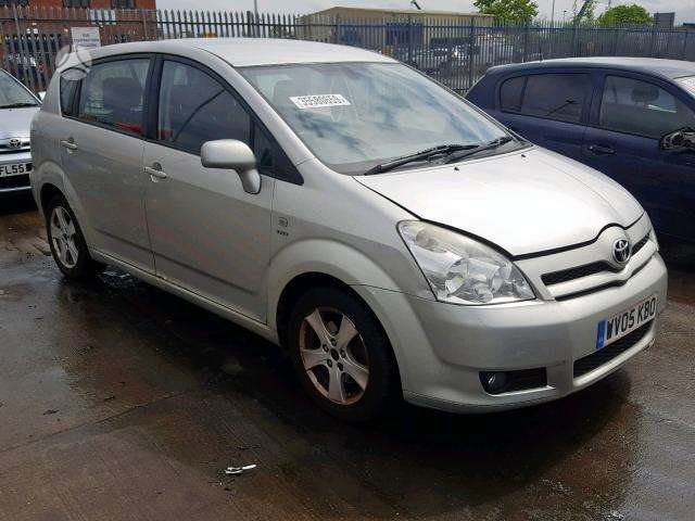 Toyota Corolla Verso по частям